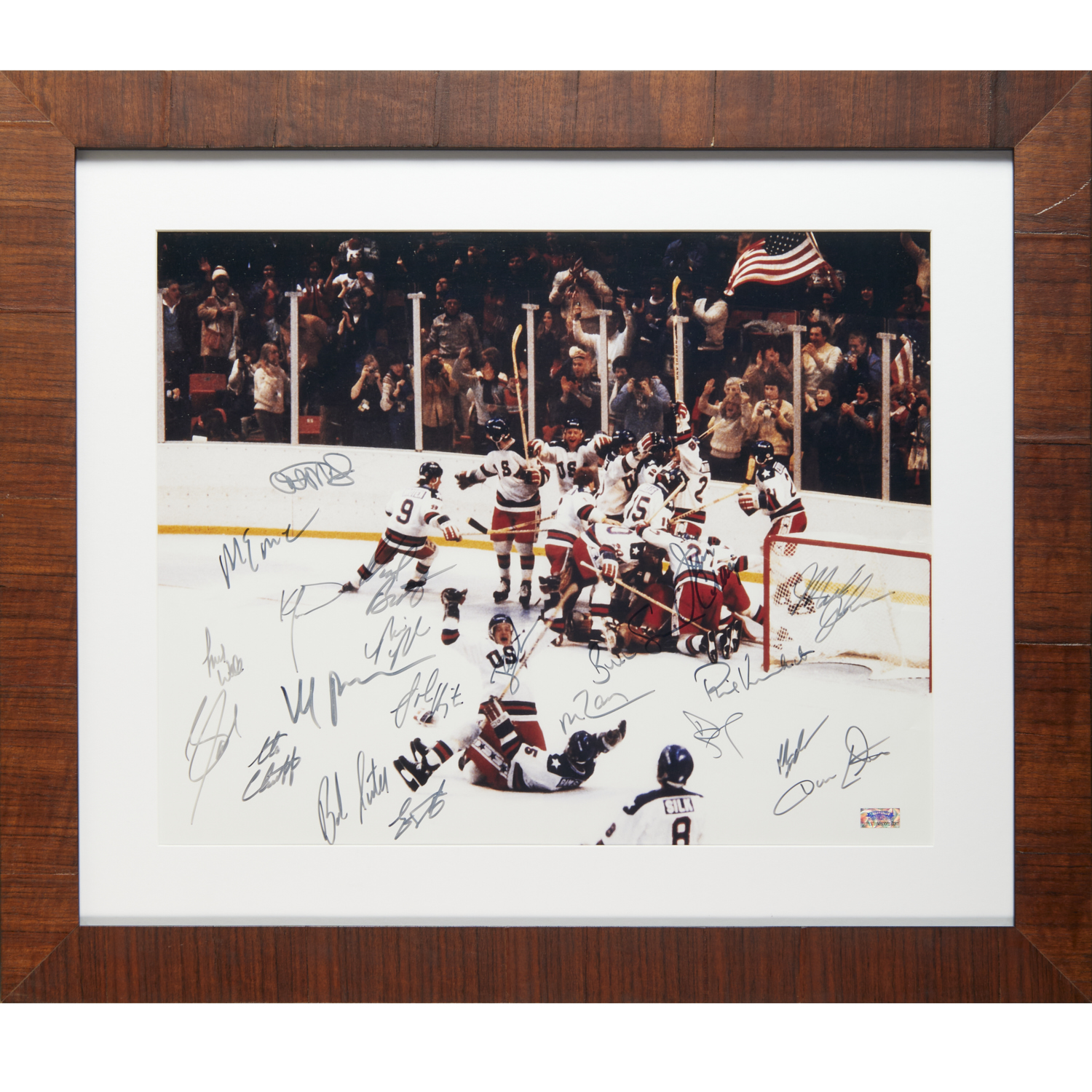 1980 "MIRACLE ON ICE" TEAM SIGNED