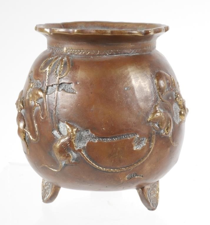 ANTIQUE CHINESE BRONZE TRIPOD CENSER