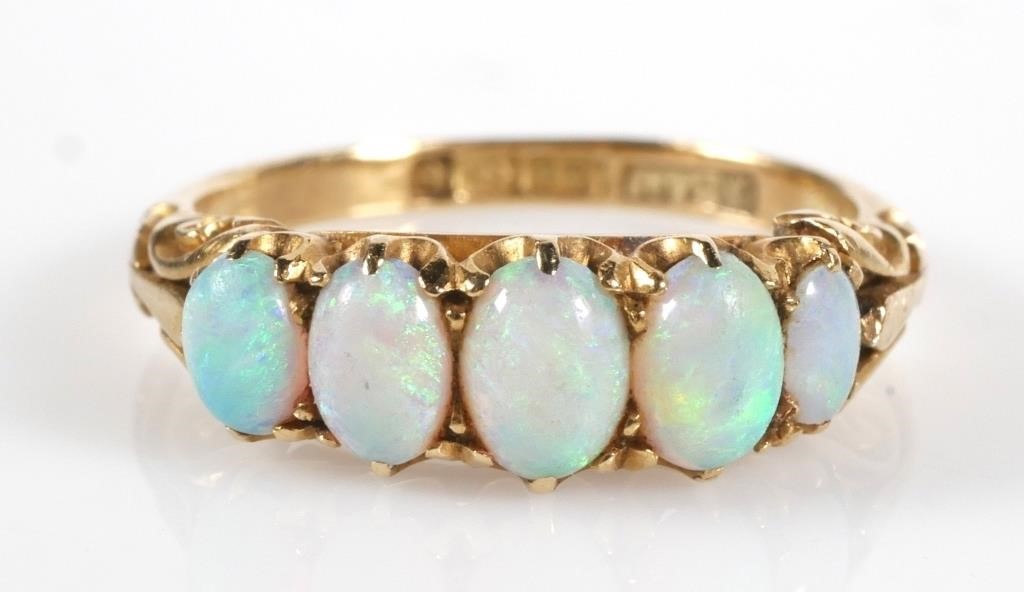 VICTORIAN 18K GOLD OPAL RINGAntique