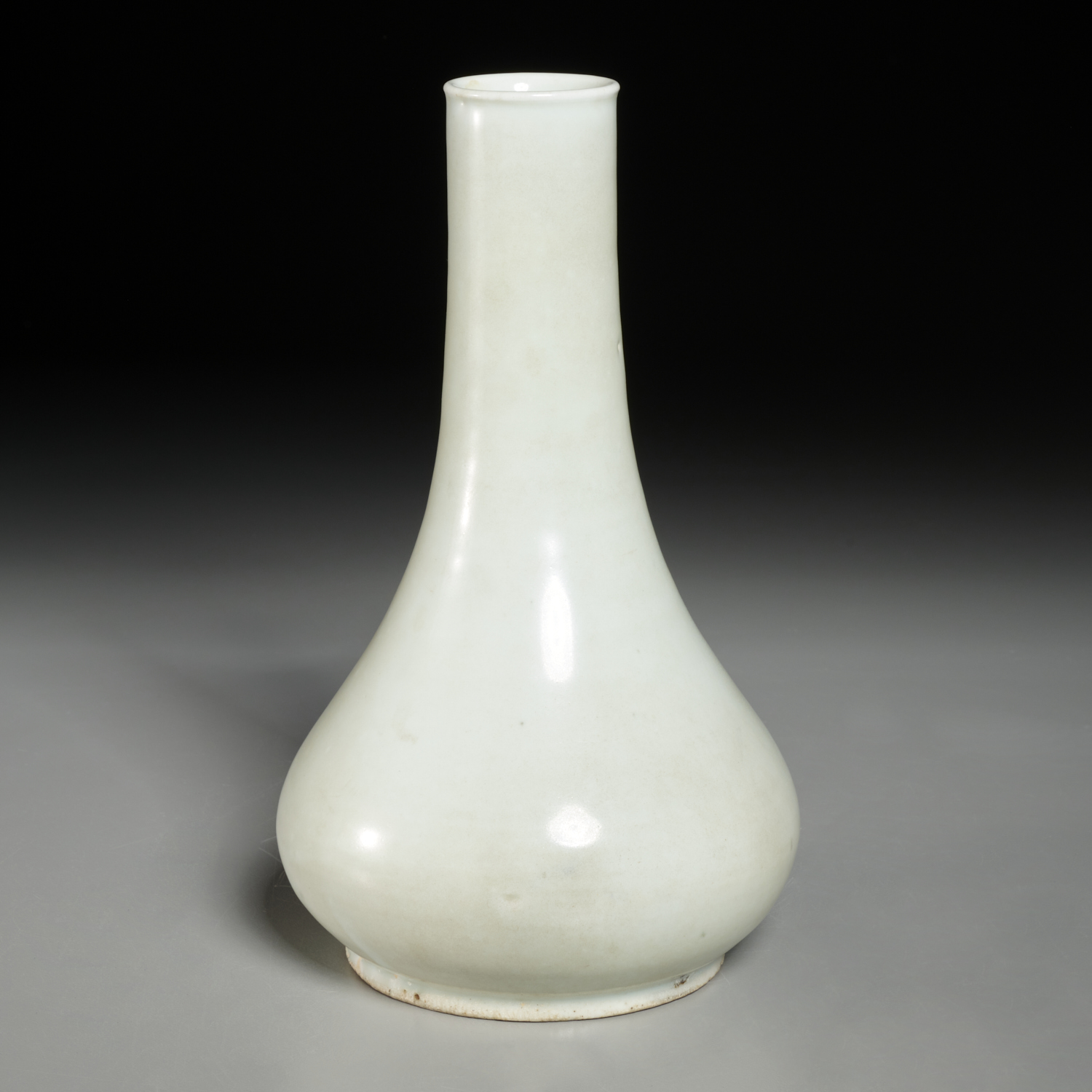 CHINESE LONGQUAN STYLE PALE CELADON