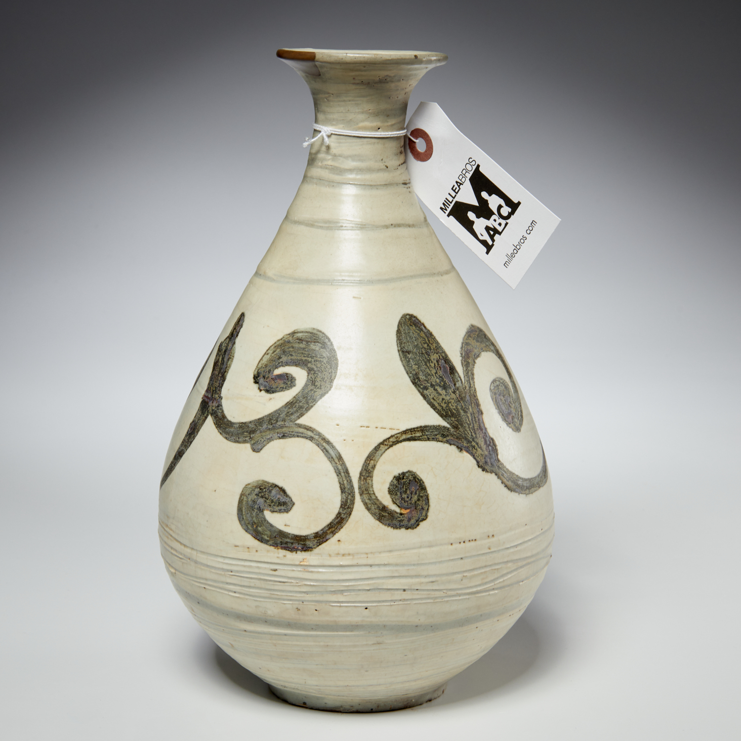 KOREAN JOSEON PEAR SHAPED VASE 30c1d9