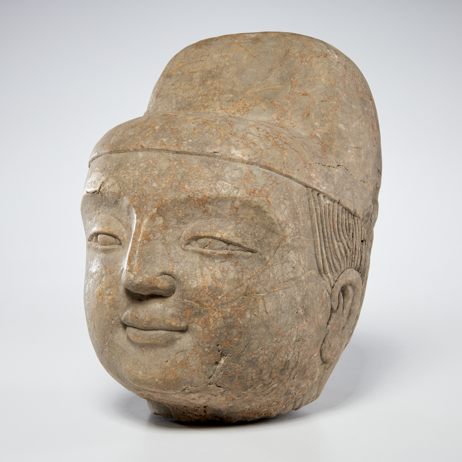 EARLY ASIAN STONE HEAD OF AN OFFICIAL 30c1e1