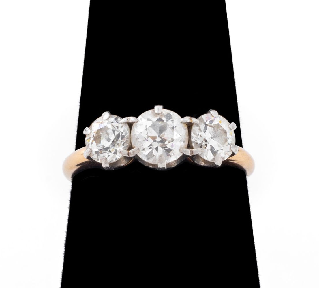 ANTIQUE 18K PLATINUM DIAMOND THREE