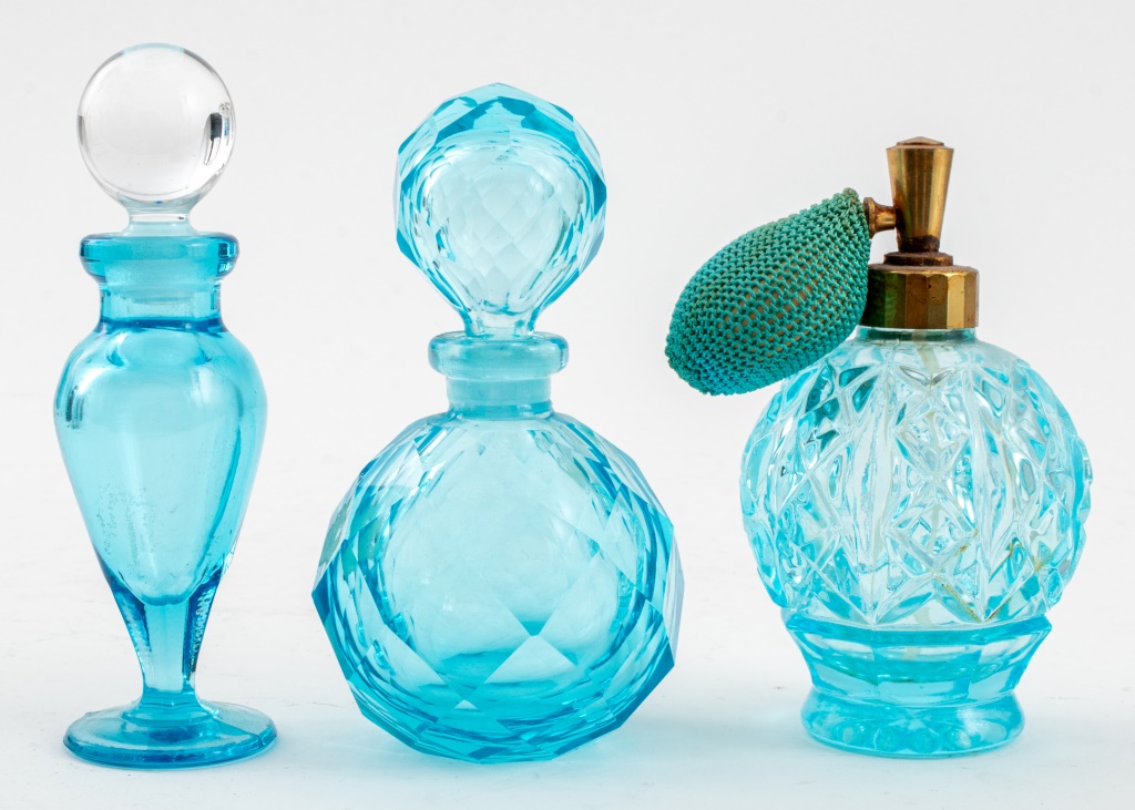 VINTAGE TURQUOISE BLUE GLASS PERFUME 30c3c9