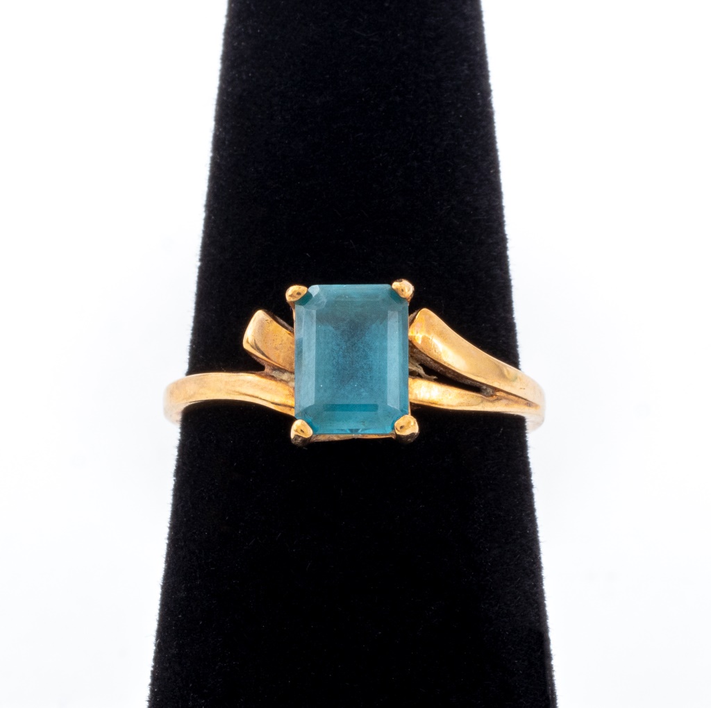 VINTAGE 10K YELLOW GOLD BLUE TOPAZ 30c3e1