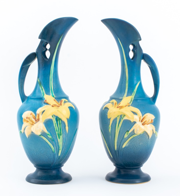 ROSEVILLE BLUE ZEPHYR LILY CERAMIC 30c40f