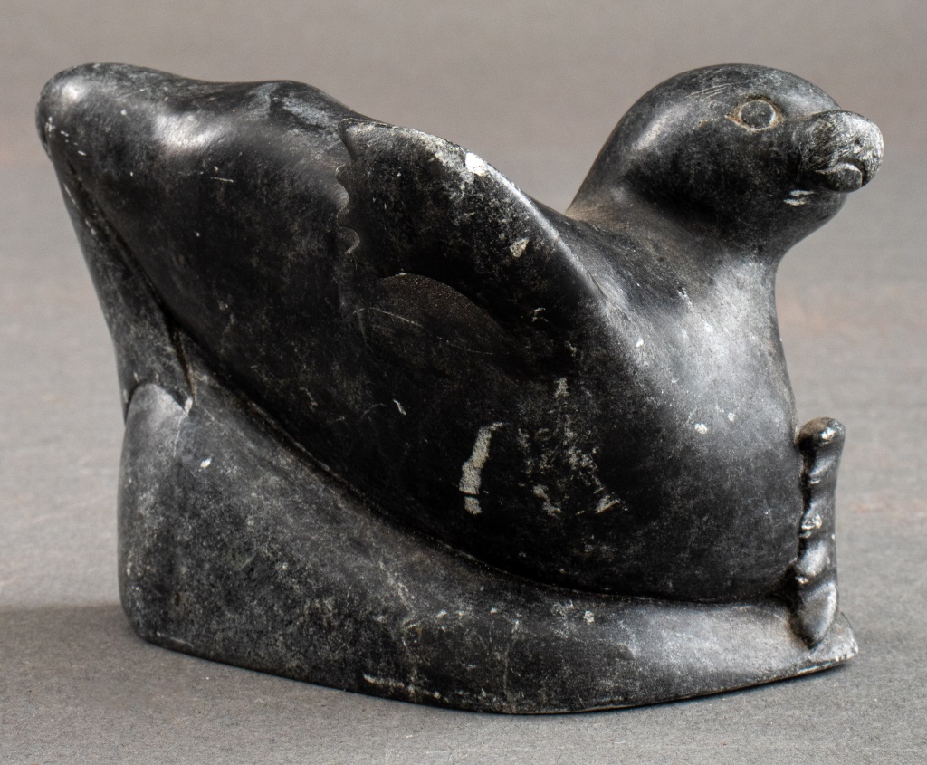 INUIT STONE CARVING OF A SEAL  30c4d1