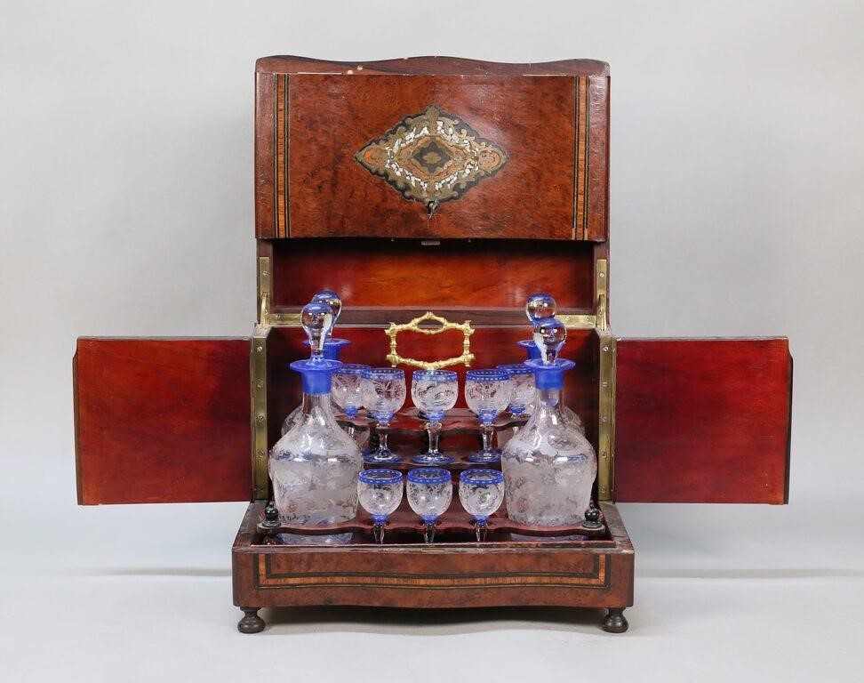 BURLED & INLAID CAVE A LIQUEUR WITH