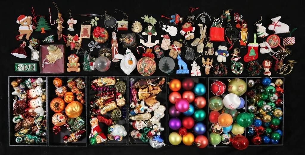 LOT OF CHRISTMAS ORNAMENTS & DECORATIONSLarge