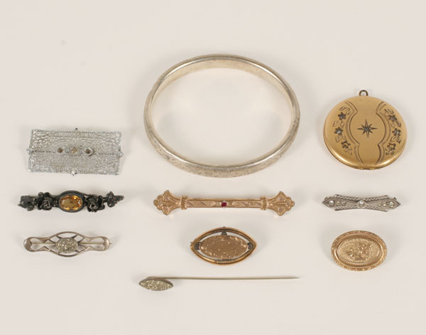 Victorian jewelry 10pc assortment.