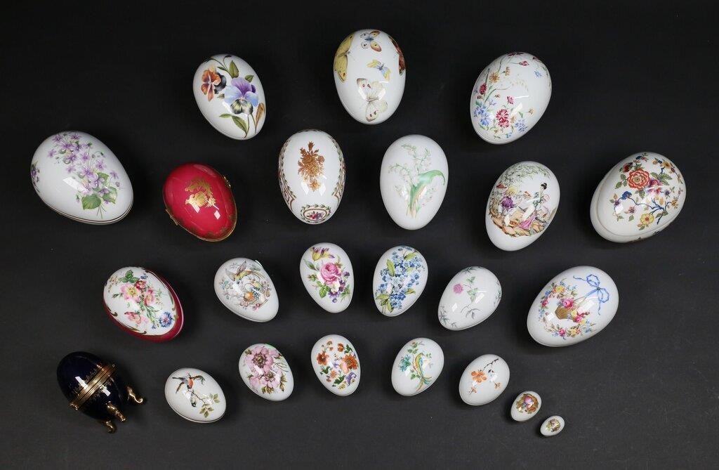 23 LIMOGES PORCELAIN EGG BOXES23