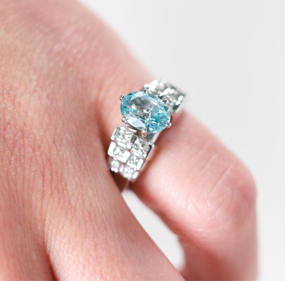 18K WHITE GOLD BLUE TOPAZ & DIAMOND