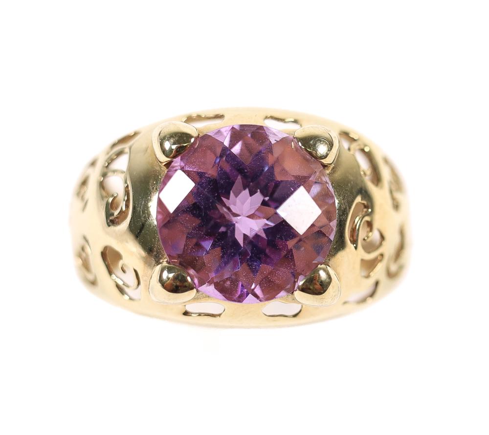 14K YELLOW GOLD AMETHYST RING  30c7ce