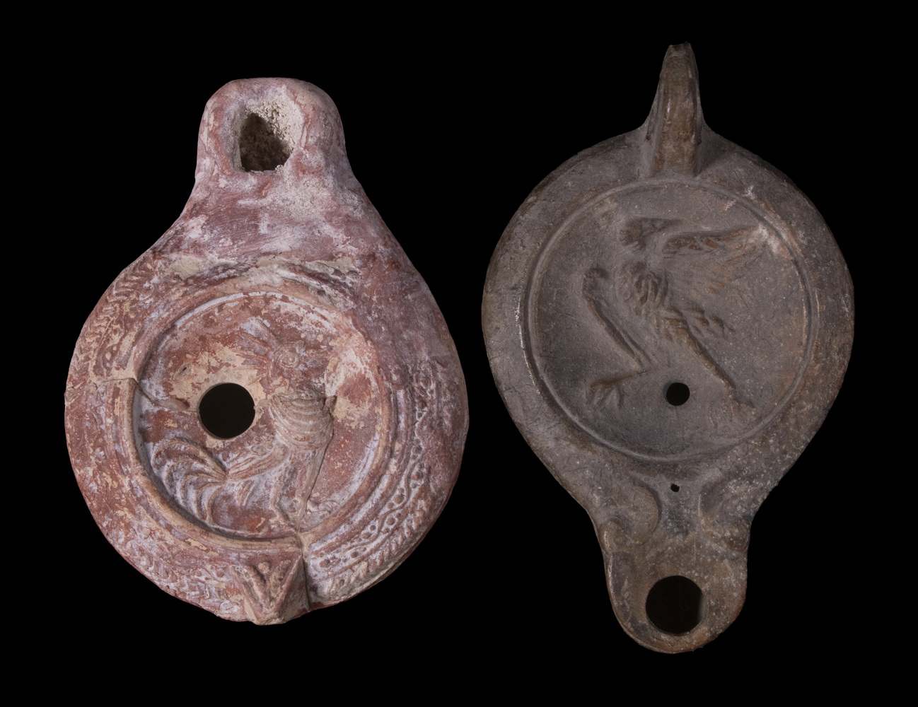  2 ROMAN TERRACOTTA OIL LAMPS 30c7f5