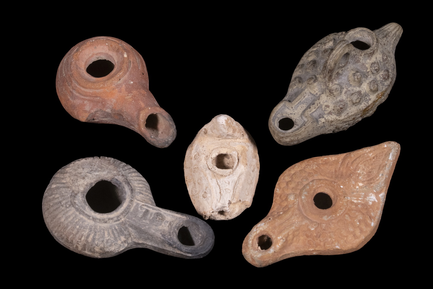  5 SMALL TERRACOTTA OIL LAMPS  30c813