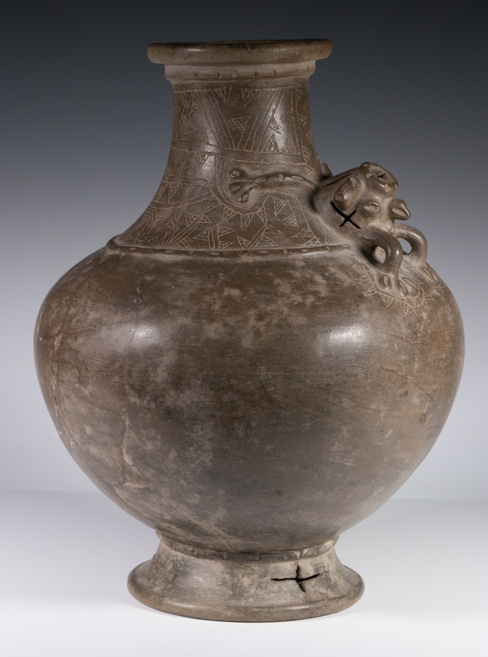 CENTRAL AMERICAN LARGE JAR Bulbous 30c831