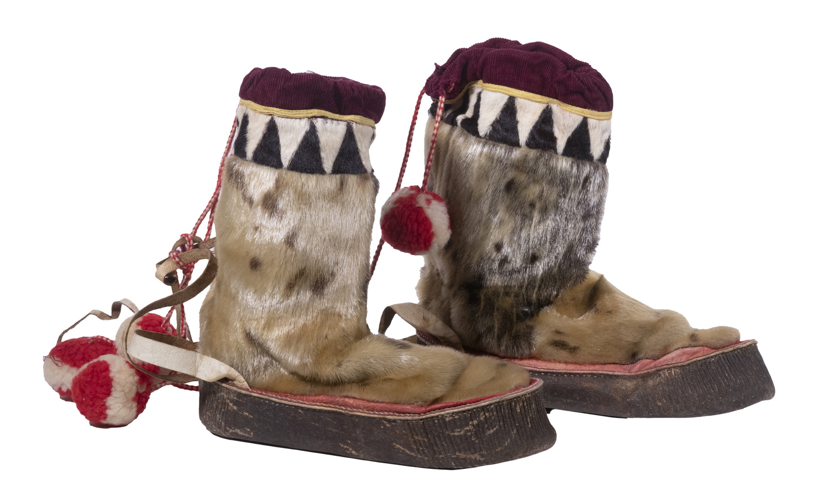 PAIR SEALSKIN SHORT BOOTS ALASKA 30c900