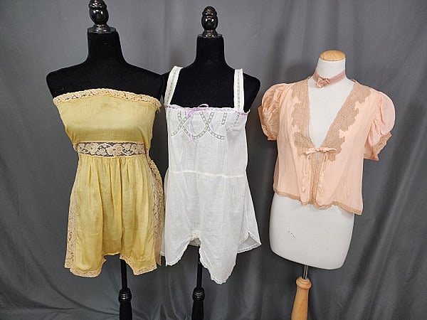 3 Vintage Lingerie Pieces Includes 30c928