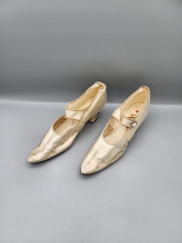 Antique 1897 Ivory Silk shoes by 30c939