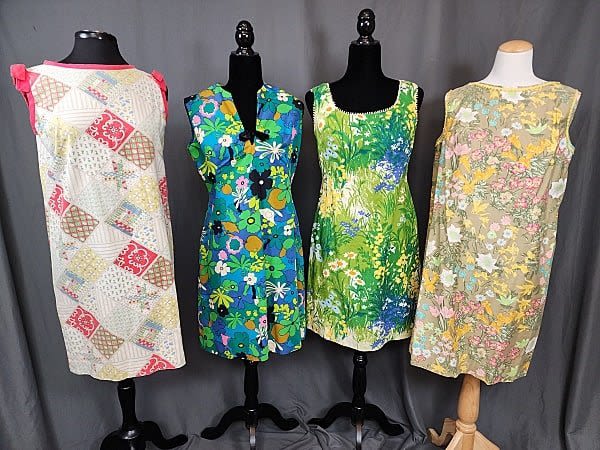 4 Vintage Dresses All 4 appear 30c977