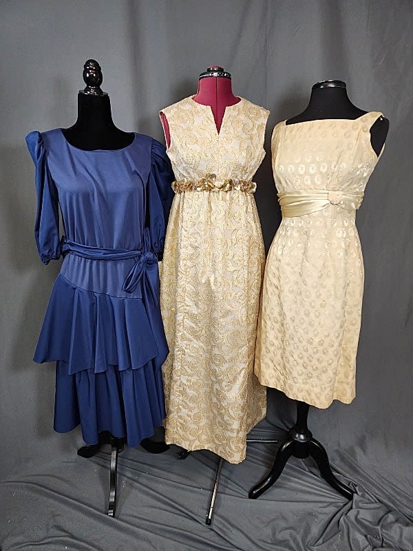 3 Vintage Dresses A pale yellow 30c97e