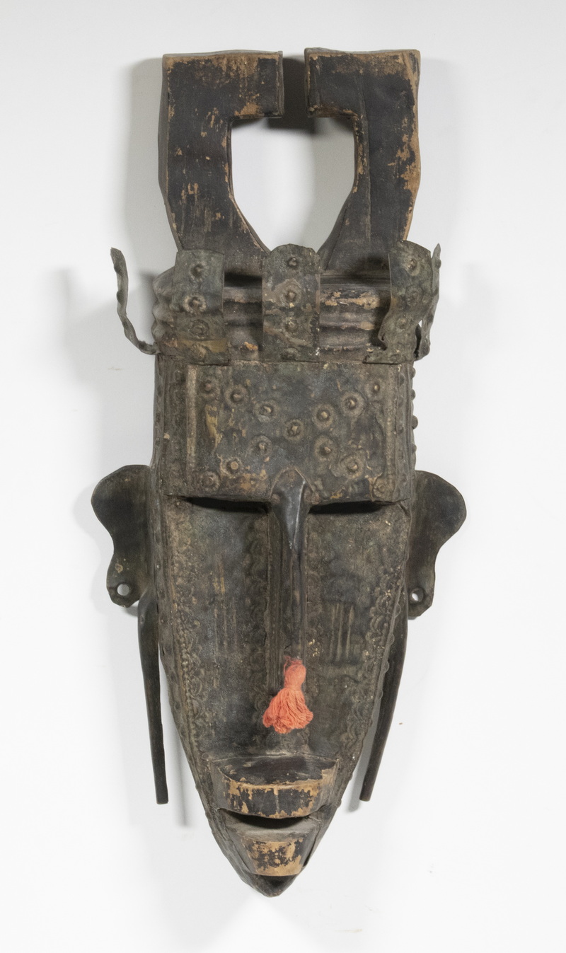 AFRICAN MASK IN BRASS OVER WOOD  30ca4d