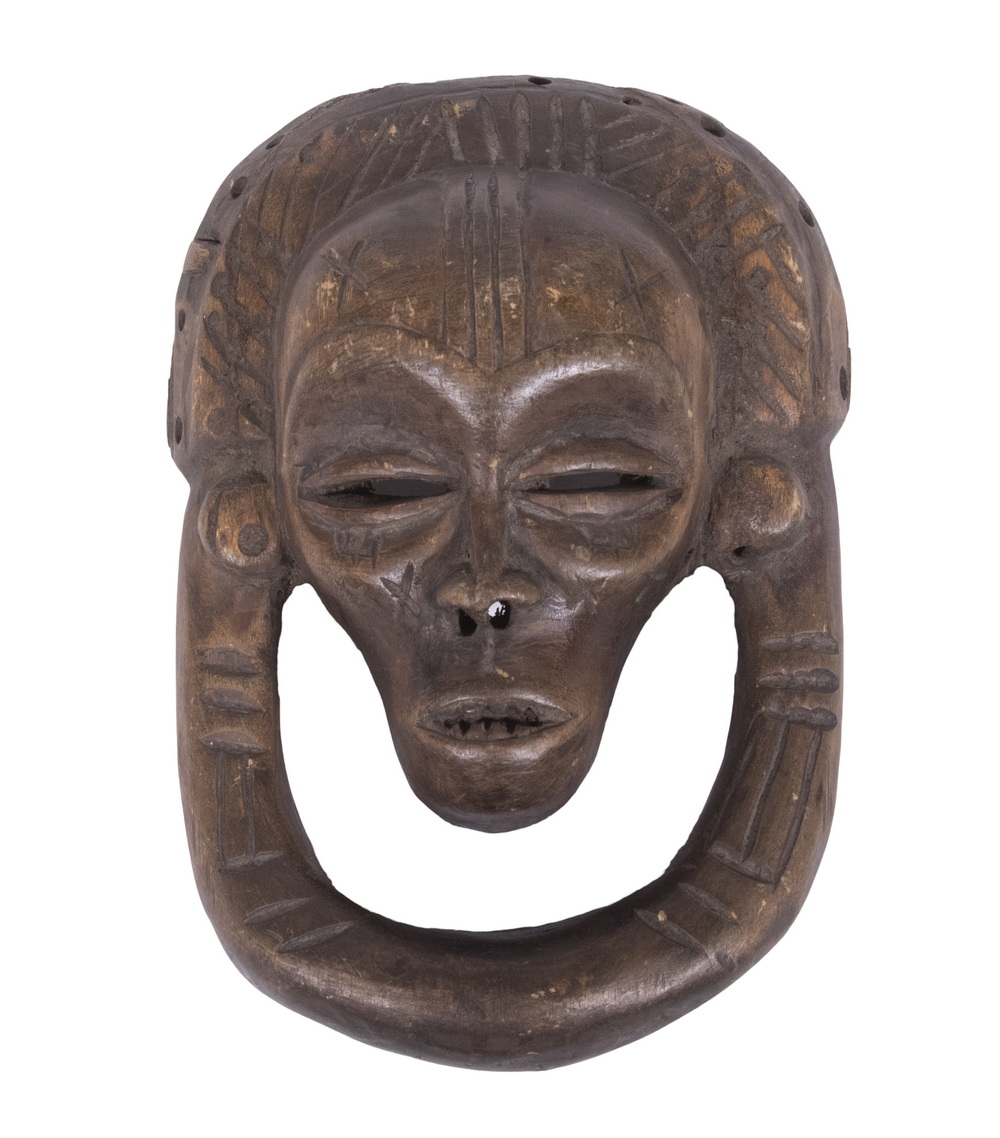 MINIATURE AFRICAN CARVED WOOD MASK 30ca48
