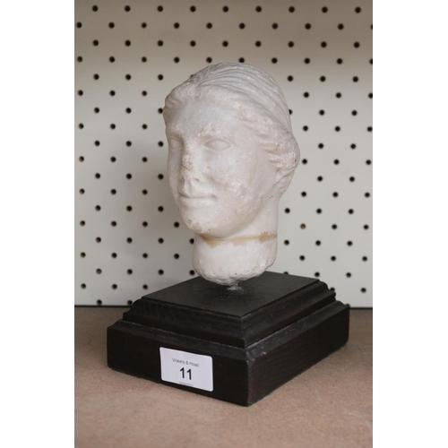 Antique carved white marble head 30ccd5