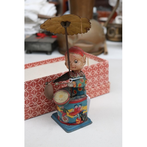 Vintage tin toy, approx 21cm H