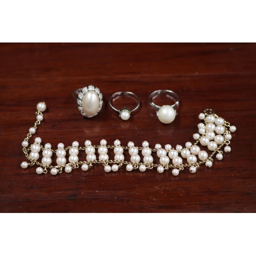 Costume jewellery faux pearl bracelet  30cd9b