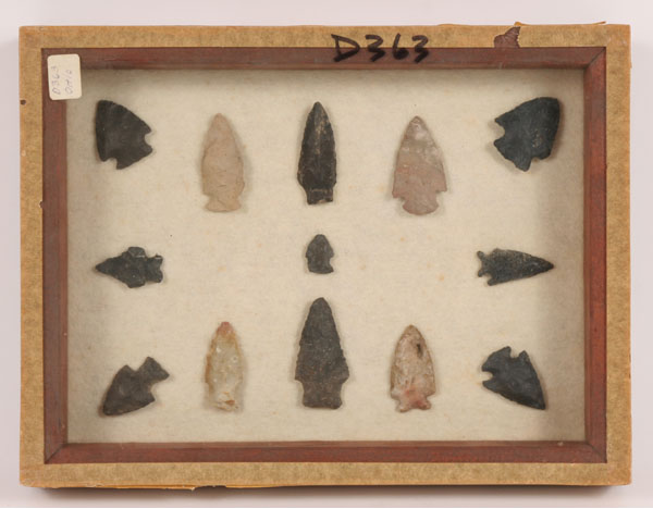 Two frames D379 with 15 arrowheads 4e17d