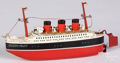 QUEEN MARY PAINTED TIN STEAM SHIPQueen