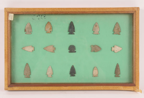 Two frames; E404 with 17 arrowheads