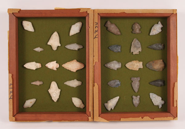Two frames; D317 with 13 arrowheads