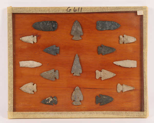 Lot of 17 arrowheads from Holmes  4e192