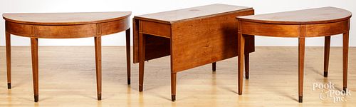 FEDERAL MAHOGANY THREE-PART DINING