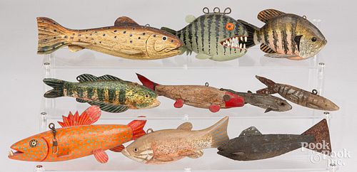 TEN CARVED AND PAINTED FISH DECOYSTen 30d24e