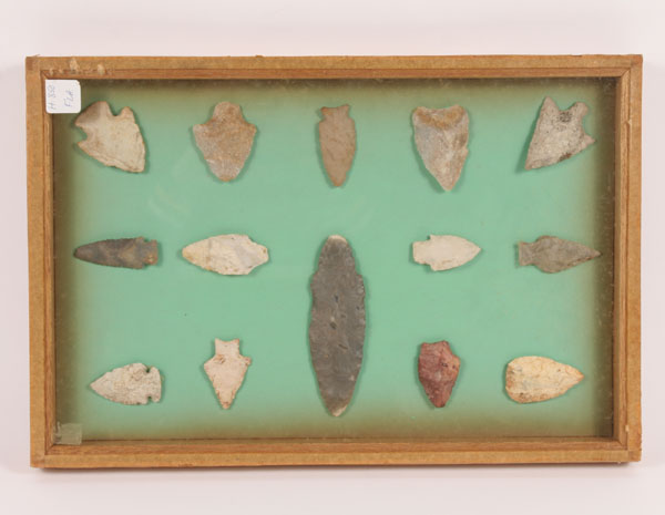 Frame of 14 arrowheads from Polk 4e1f5