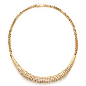 YELLOW GOLD AND DIAMOND NECKLACE Containing 30acf1