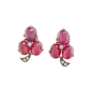 RUBY AND DIAMOND EARCLIPS
Containing