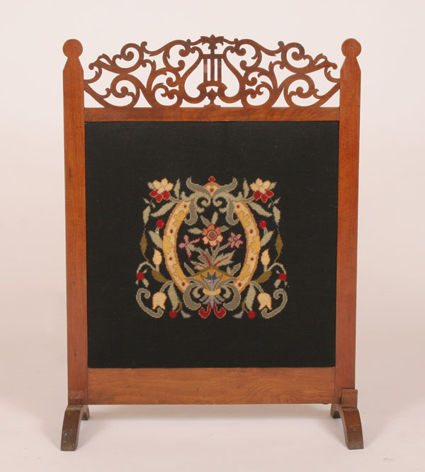 Mahogany firescreen with ornate 4de26