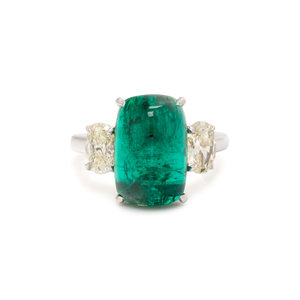 EMERALD AND DIAMOND RING Containing 30ad84