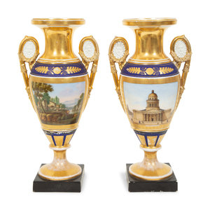 A Pair of Paris Porcelain Urns 30afac