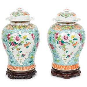 A Pair of Chinese Export Famille 30b036