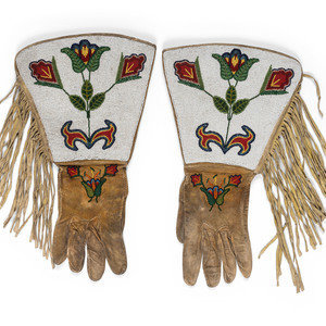 Plateau Beaded Hide Gauntlets ca 30b369