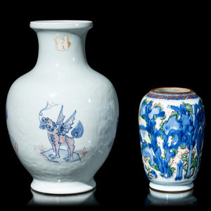 Two Chinese Porcelain Vases Qing 30b41b