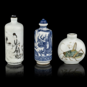 Three Chinese Porcelain Snuff Bottles 19th early 30b4c7