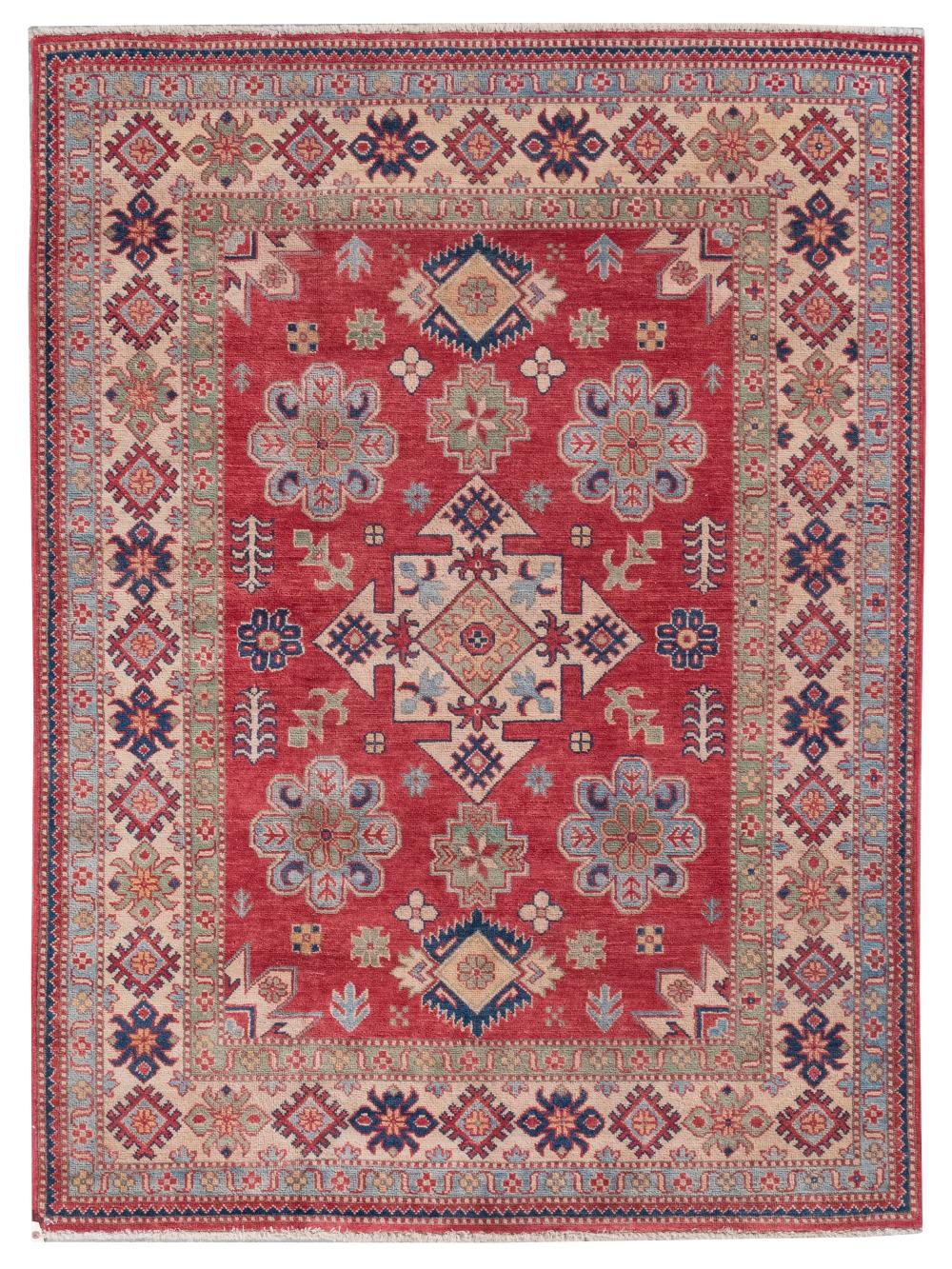 CAUCASIAN DESIGN RUG 5 1 X 6 8  30b590