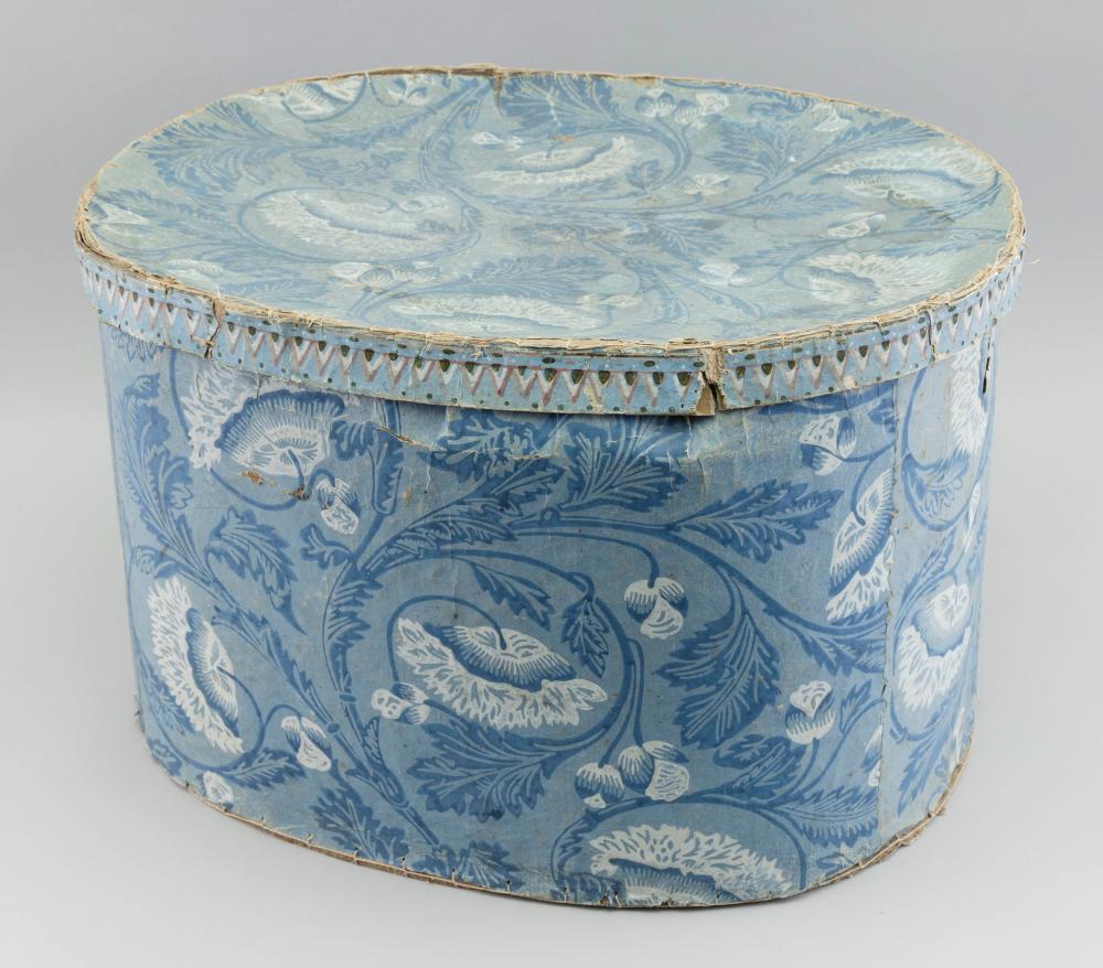 LARGE OVAL HAT BOX LATE 19TH CENTURY