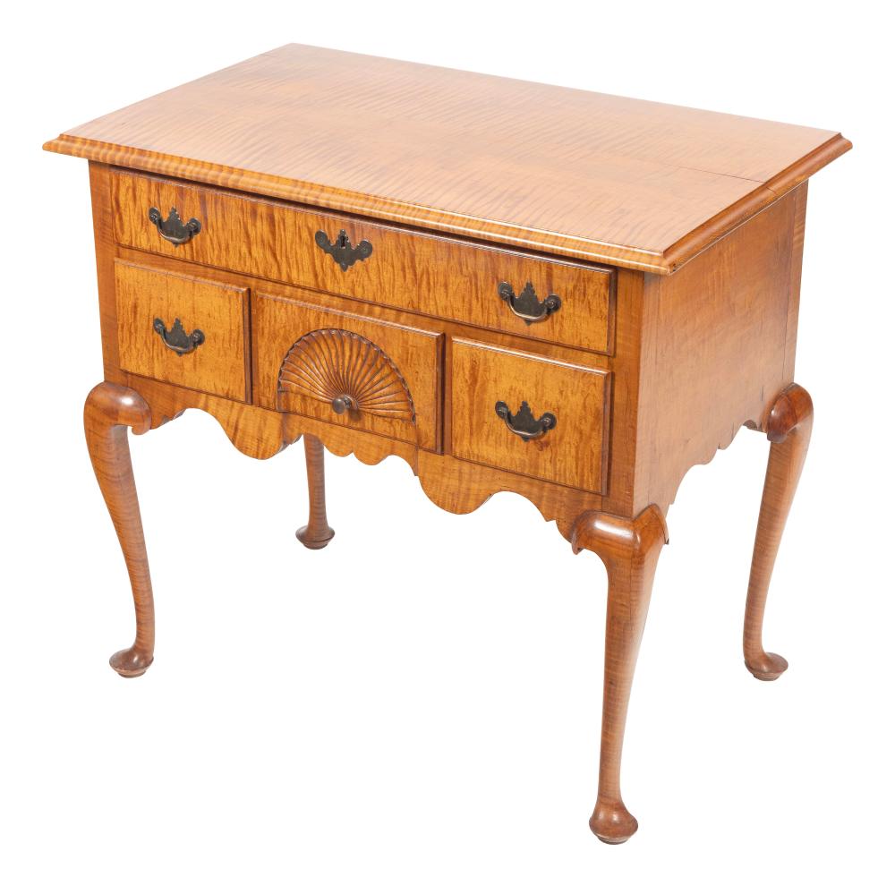 QUEEN ANNE LOWBOY 19TH CENTURY 30b5f4